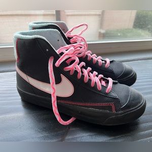 Nike Blazer Black & Multi Colored High Tops - Big Kid 6/Women’s 7.5/Men’s 6